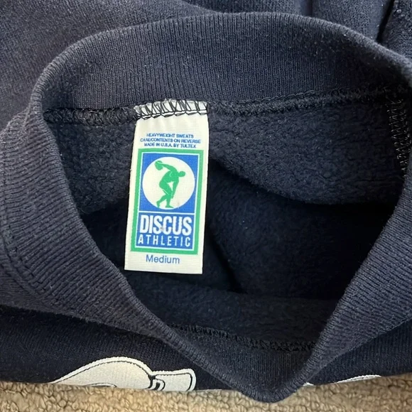 Cheers Crewneck - Picture 3 of 3